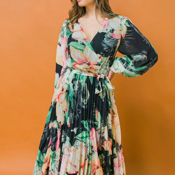 Flying Tomato Heavenly Hues Woven Pleated Midi Dress NEW - Picture 4 of 5